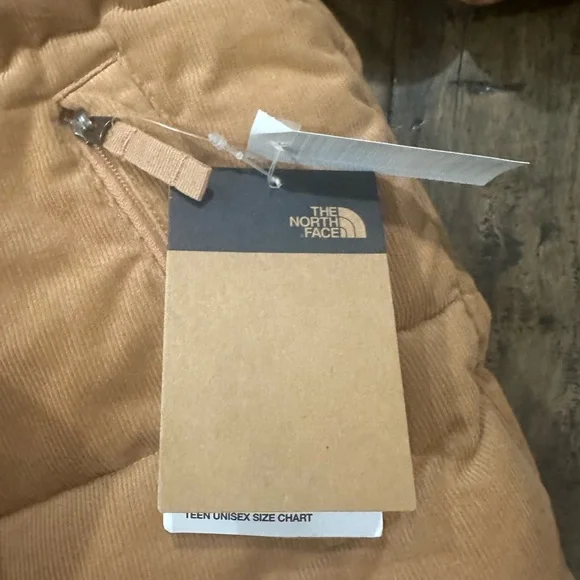 Northface Nuptse teen size large(12) - Picture 4 of 16